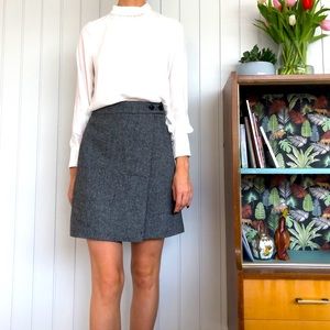 Beautiful woolen skirt - never worn! Bought at Simons (Contemporaine).